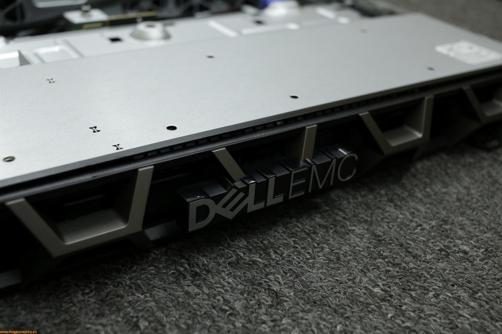 [Review] Dell EMC PowerEdge R240, máy chủ 1U cho ngân sách nhỏ