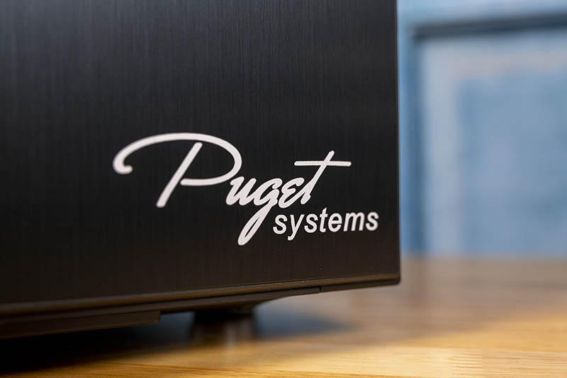 Hệ thống Puget Xeon W 2295 Mặt trước máy trạm