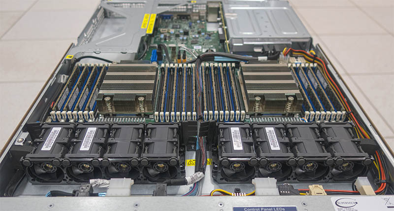 Đánh giá máy chủ Supermicro AMD Server AS-1123US-TR4